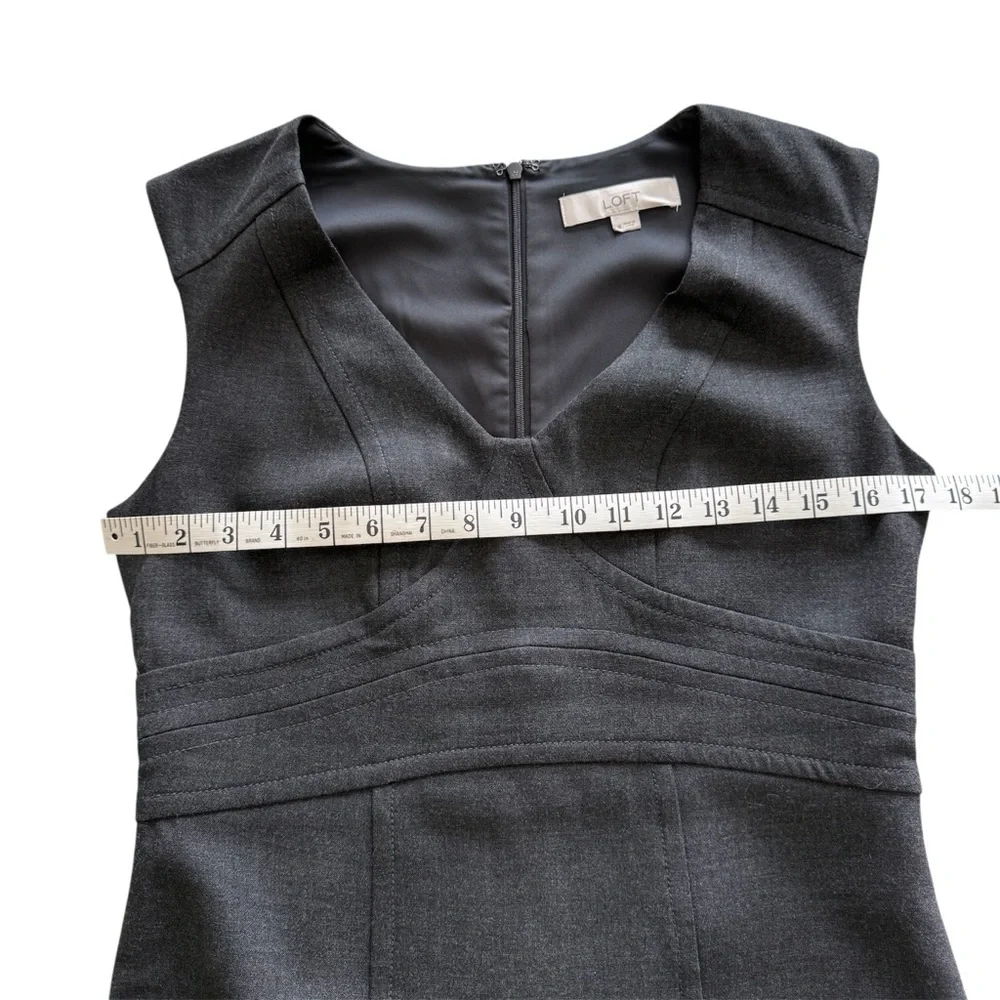 Ann Taylor LOFT Sheath Dress Charcoal Gray V-Neck Sleeveless Size 4 - Picture 5 of 7